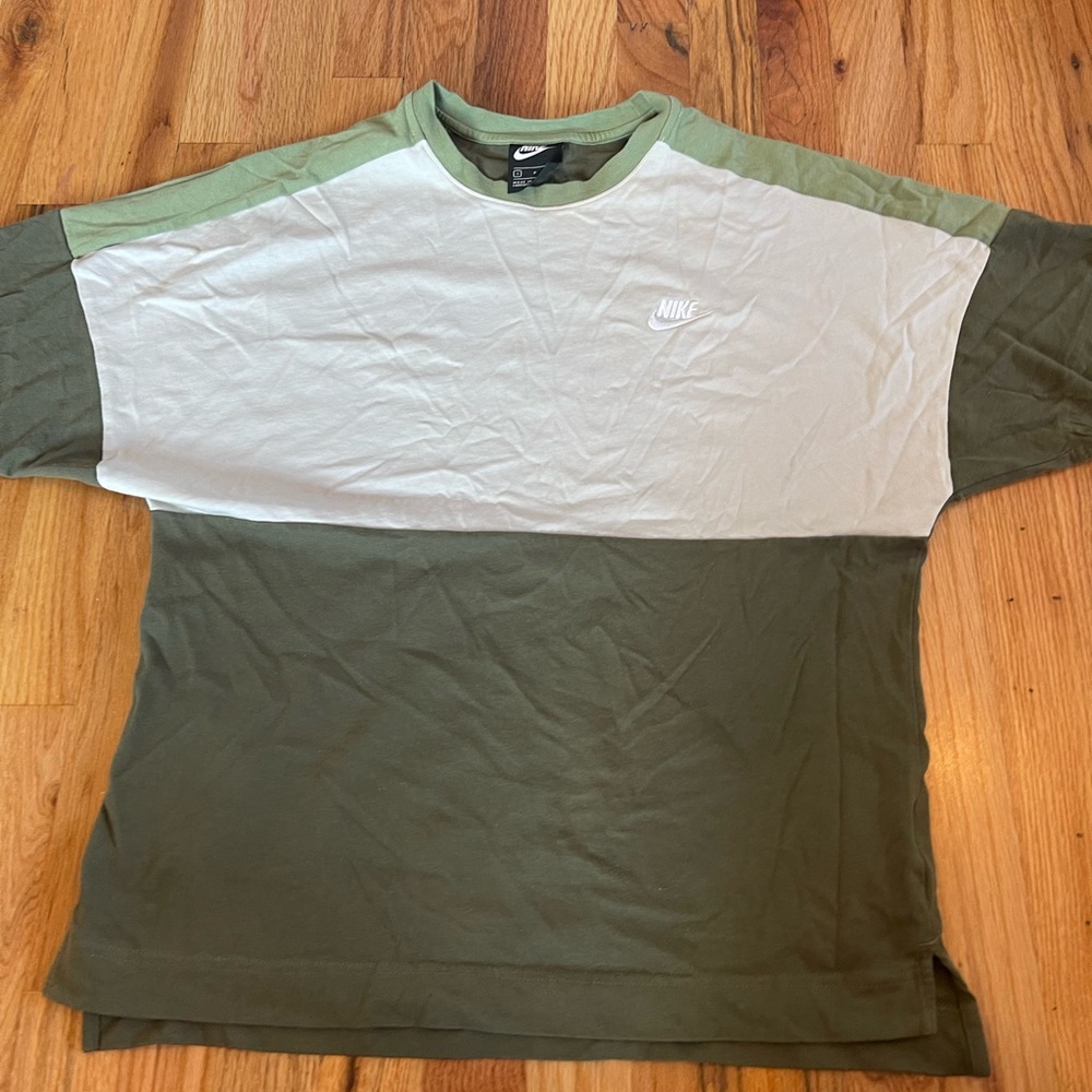 Men’s small Nike T-Shirt